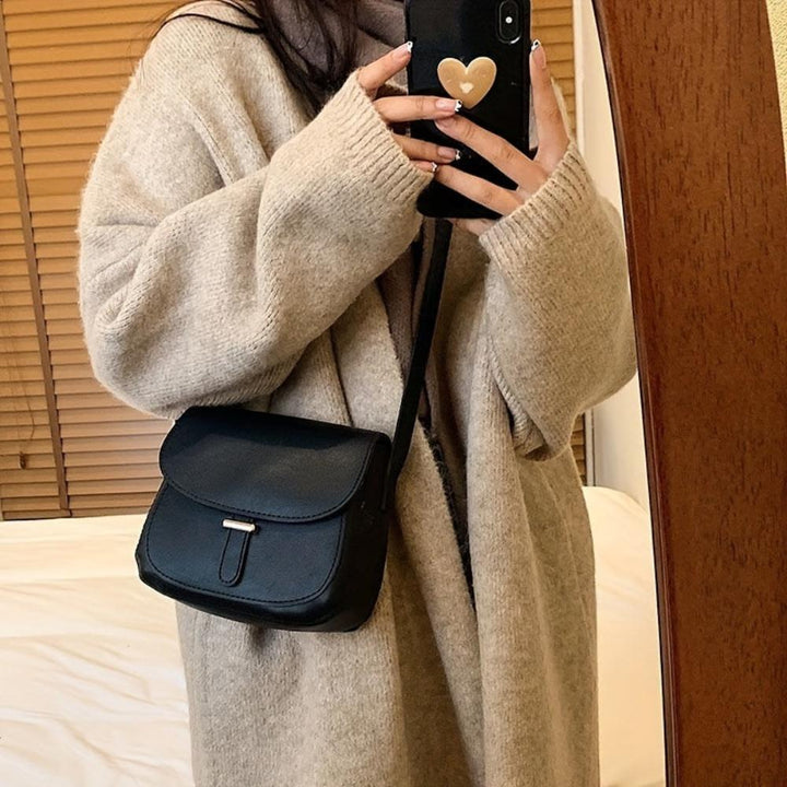 Amelia Retro Crossbody Bag