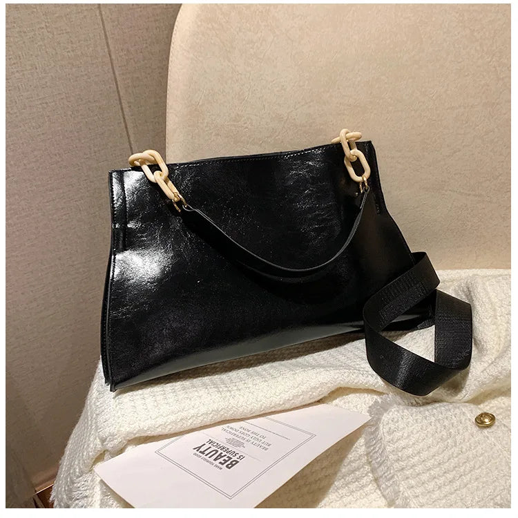 Elegant Soft Leather Shoulder Bag | Borsa capiente alla moda