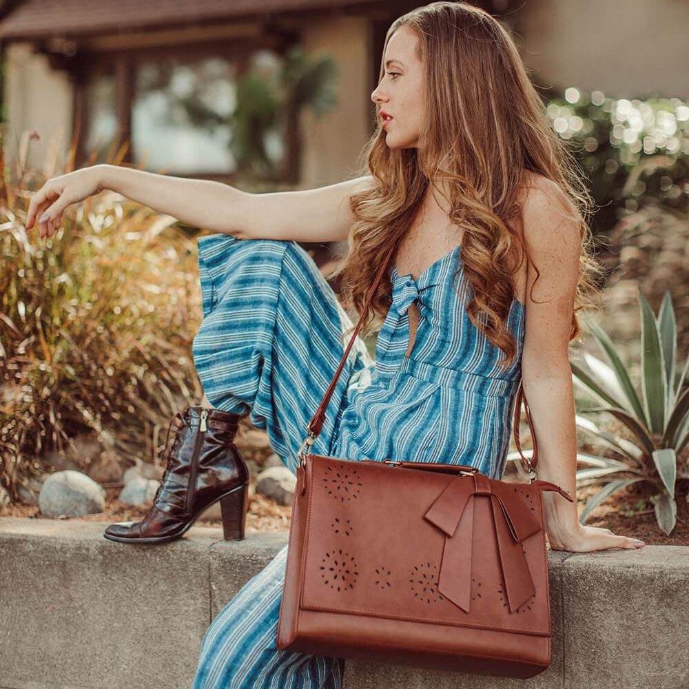 Borsa a mano elegante con fiocco