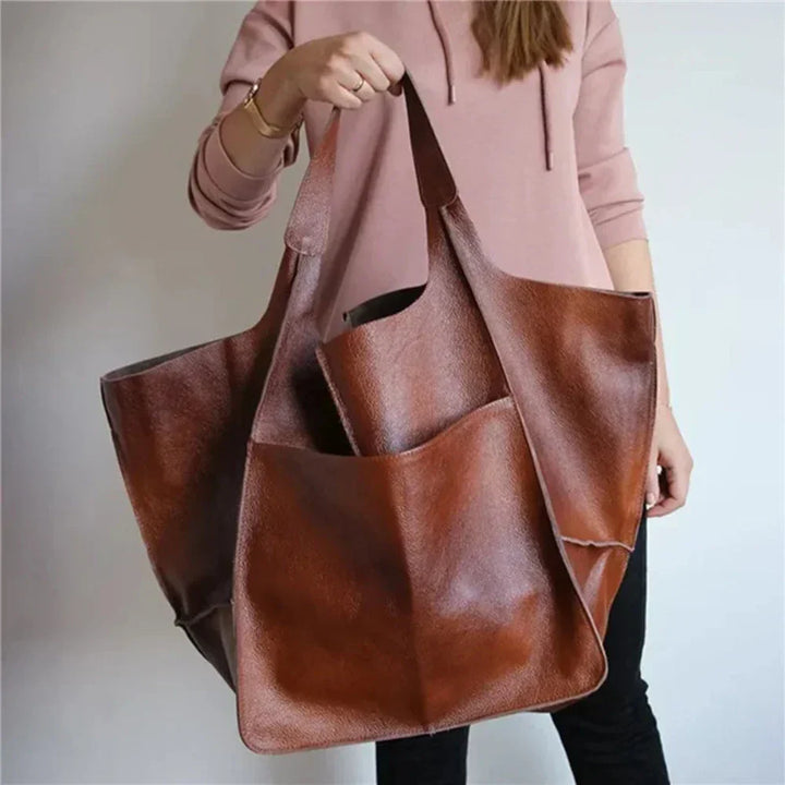 Laura's Timeless Allure | Borsa vintage