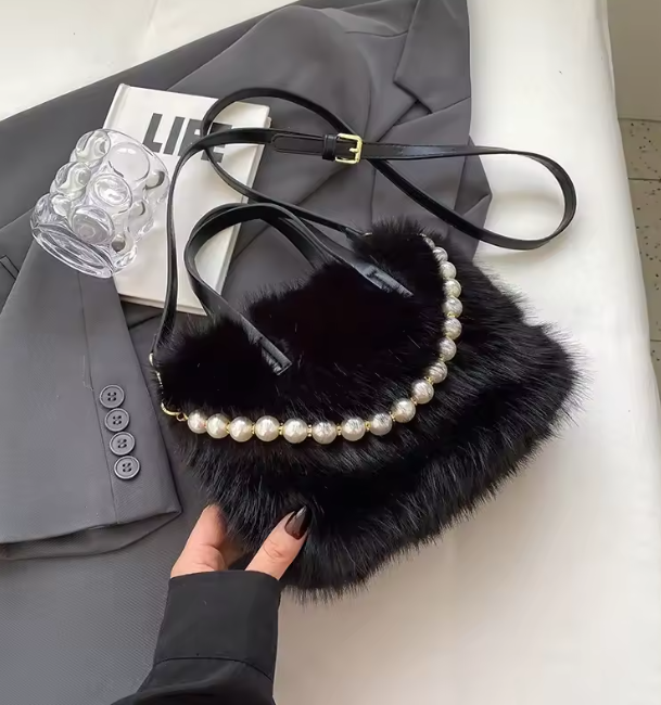 Tiffany | Borsa a tracolla in eco-pelliccia
