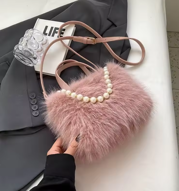 Tiffany | Borsa a tracolla in eco-pelliccia