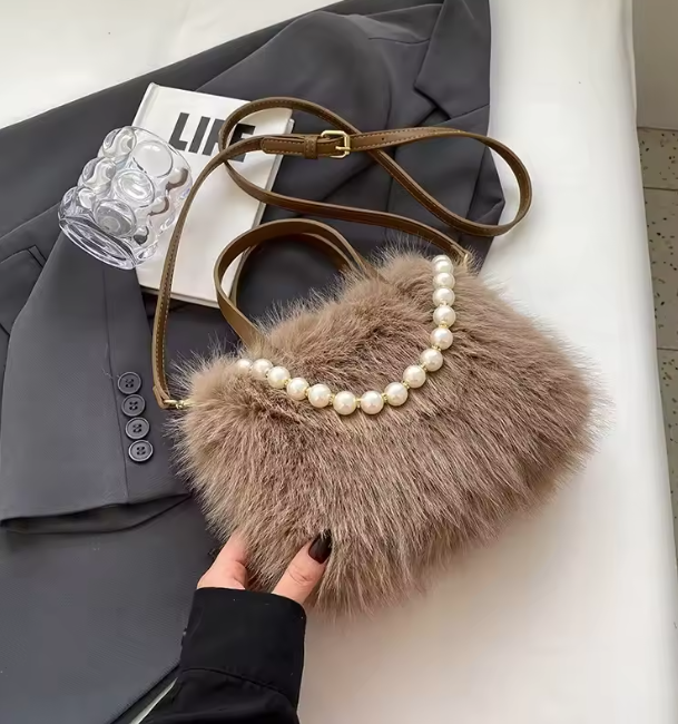 Tiffany | Borsa a tracolla in eco-pelliccia