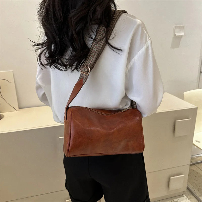 Boston Handbag in Chic Vintage PU Leather | Trendy Crossbody Bag