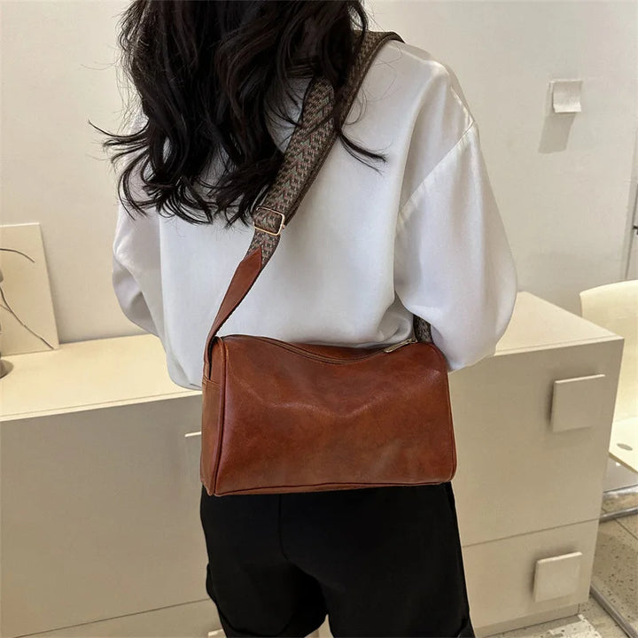 Boston Handbag in Chic Vintage PU Leather | Trendy Crossbody Bag