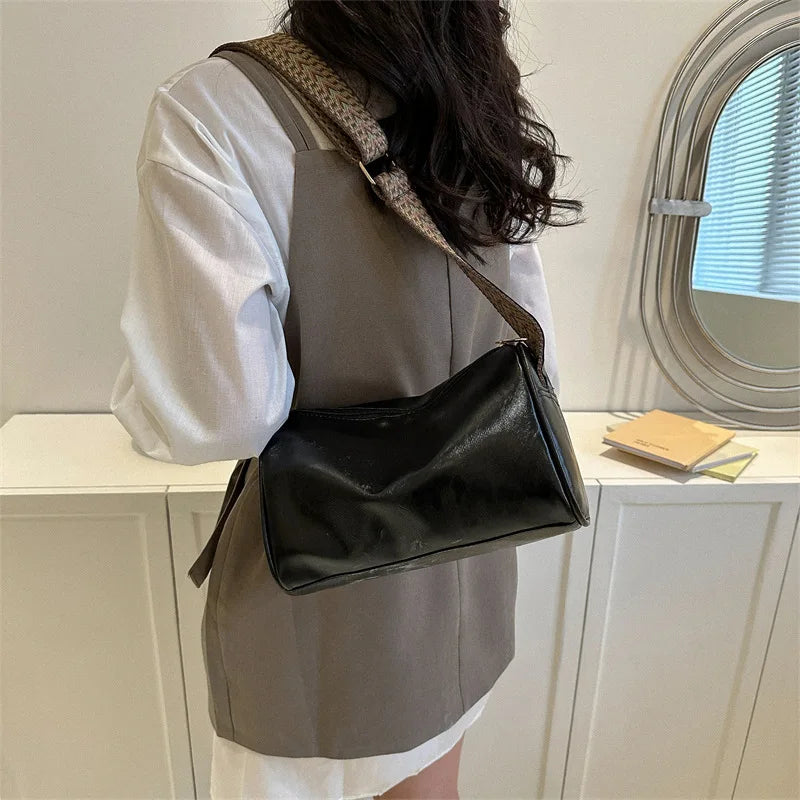 Boston Handbag in Chic Vintage PU Leather | Trendy Crossbody Bag