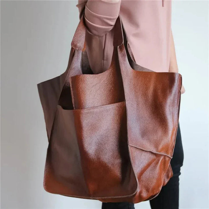 Laura's Timeless Allure | Borsa vintage