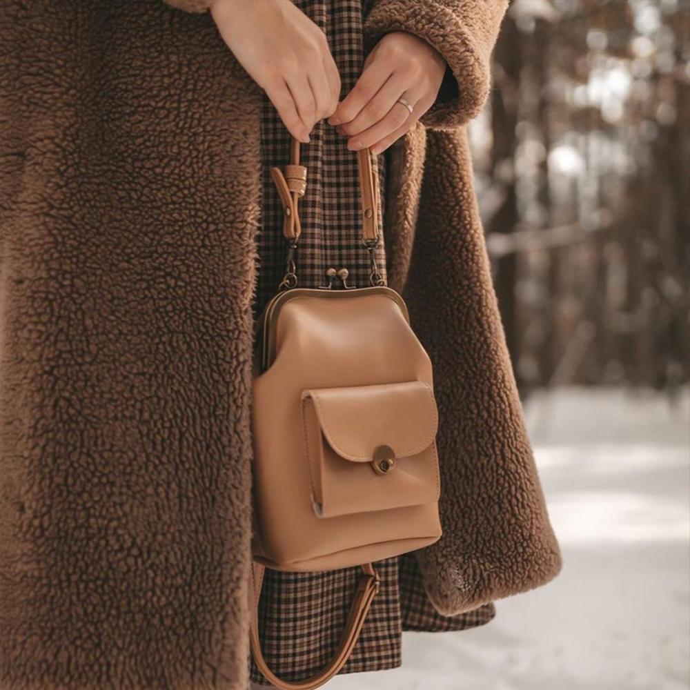 Vintage Kiss Lock Bag | Essential Retro Chic